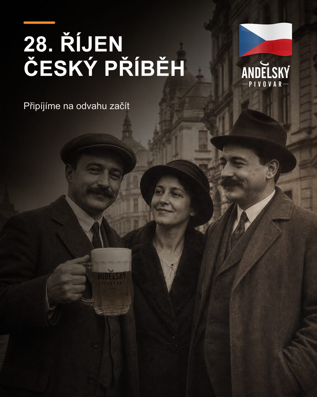 Stylizovaná sepia rekonstrukce pražské oslavy roku 1918 s anonymními lidmi v dobovém oblečení, kteří drží moderní půllitry Andělského pivovaru.