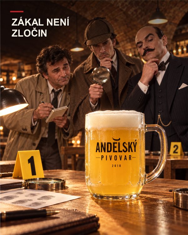 Zakalené světlé pivo ve fazetovaném půllitru Andělského pivovaru stojí jako důkaz na stole; v pozadí případ zkoumají filmově stylizovaní Columbo, Sherlock Holmes a Hercule Poirot.